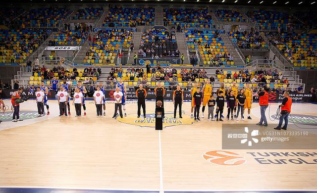 阿迪达斯官方：22款2026年国家队球衣将于11月6日开始发售（阿迪达斯宣布：2026年国家队22款球衣将于11月6日开售）