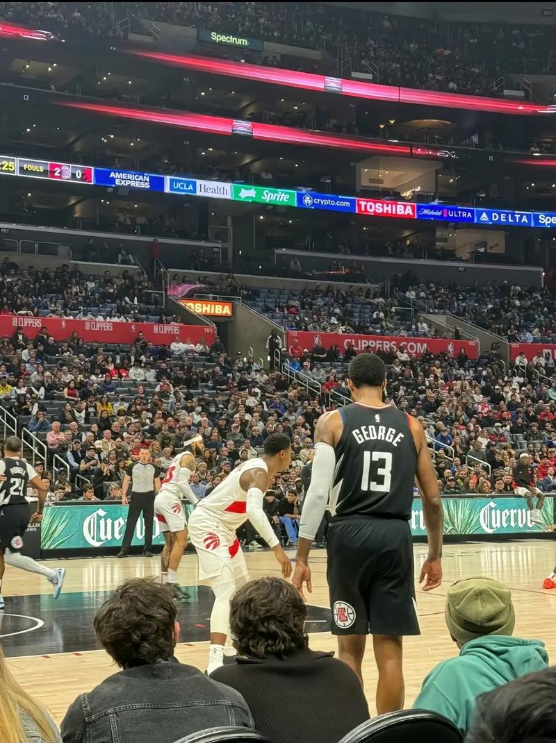 记者：弗洛伦蒂诺从未考虑过辞职，甚至没想过这件事（记者：弗洛伦蒂诺压根没想过辞职，这事从未进入他的考虑）