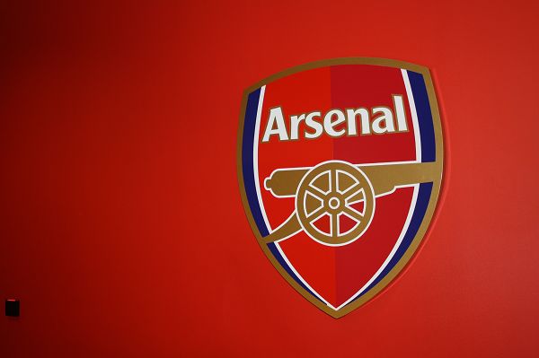 石破天惊！泰勒·亚当斯43米吊射破门为本赛季英超最远进球（43米惊天吊射！泰勒·亚当斯打入本赛季英超最远一球）