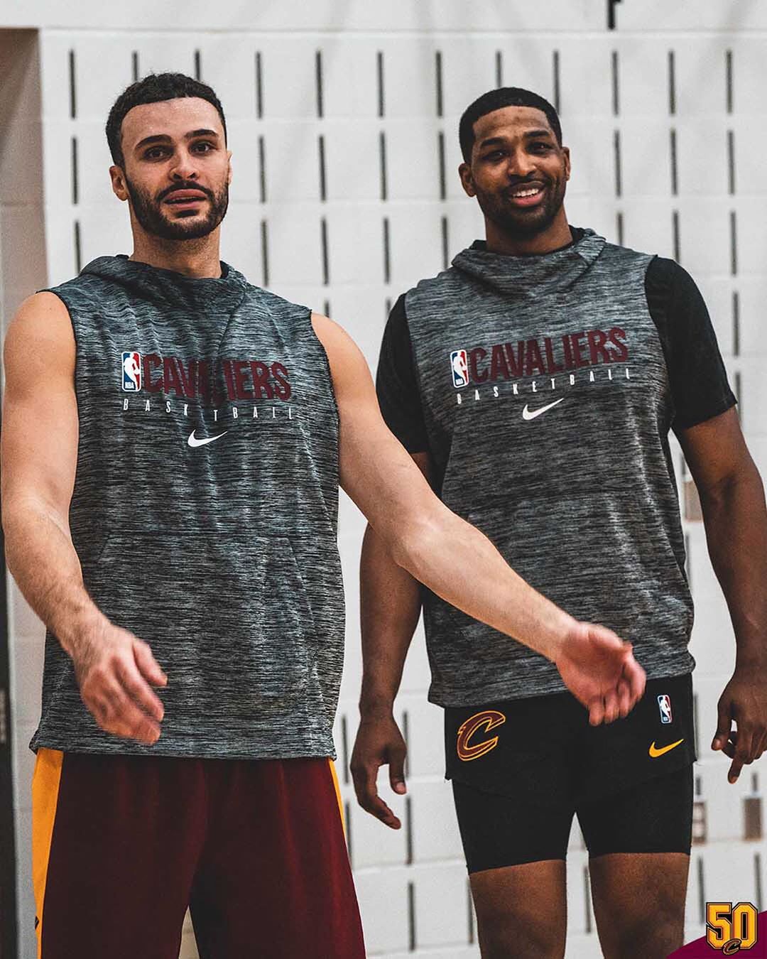 马丁内斯：输球能让球队成长；球员受伤或停赛就不会留在集训（马丁内斯：失利助球队进步，伤停球员不参加集训）