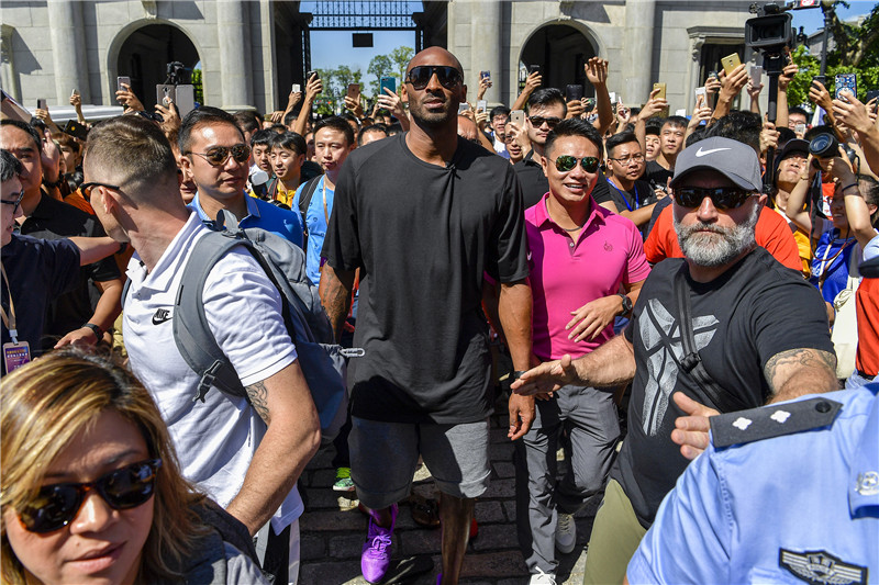 北马其顿新一期大名单：埃尔马斯领衔，英博外援阿利米在列（北马其顿公布新一期国家队名单：埃尔马斯压阵，英博外援阿利米入选）