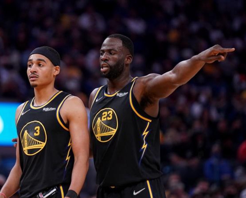 遗憾空砍！克洛尼&扎威合力轰下52分难阻失利（克洛尼携手扎威合砍52分，仍难挽败局）