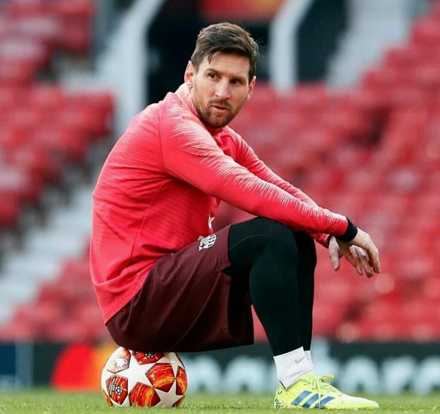 卡尔：如果我继续这样踢下去，当然是可以达到梅西那个水平的（卡尔豪言：按现在的踢法坚持下去，我能达到梅西的水平）