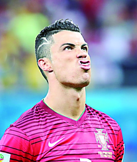 赵佳楠：我们拥有全世界最好的球迷，非常感谢大连球迷的支持（赵佳楠：大连球迷是世界最佳，感谢你们的支持）