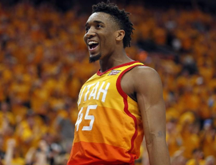 扑点+6次扑救，迈尼昂当选与国米一役米兰队内最佳球员（扑出点球并完成6次扑救，迈尼昂当选米兰战国米队内最佳）