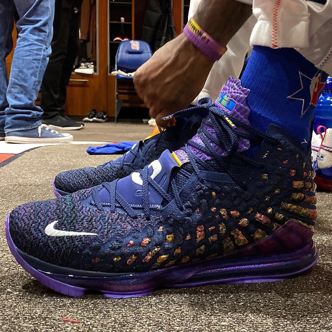 皇马公布欧冠战曼城大名单：姆巴佩带伤入围，一线队后卫仅4人在列（皇马欧冠对阵曼城名单出炉：姆巴佩带伤入选，一线队仅四名后卫可用）