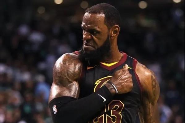 无缘世界杯最贵11人：KK领衔，索博、奥斯梅恩、姆伯莫在列（世界杯遗珠最贵11人：KK领衔，索博、奥斯梅恩、姆伯莫入选）