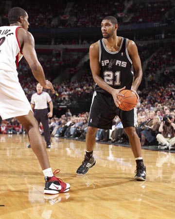 早报：拜仁的四线一十六胜，在我的肩膀上扛着！（早报：拜仁四线豪取16连胜，一肩扛起全队！）